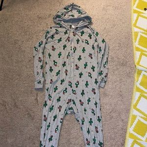 Forever 21 Size 8 Grey Christmas Cactus Onesie Sleeper with Hood and Zipper